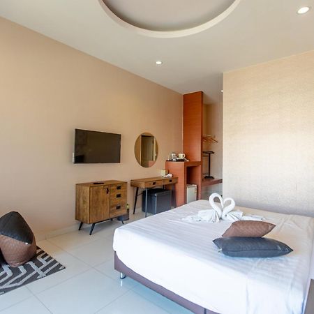 Sun Sky Resort Near Beach Jomtien Beach Buitenkant foto
