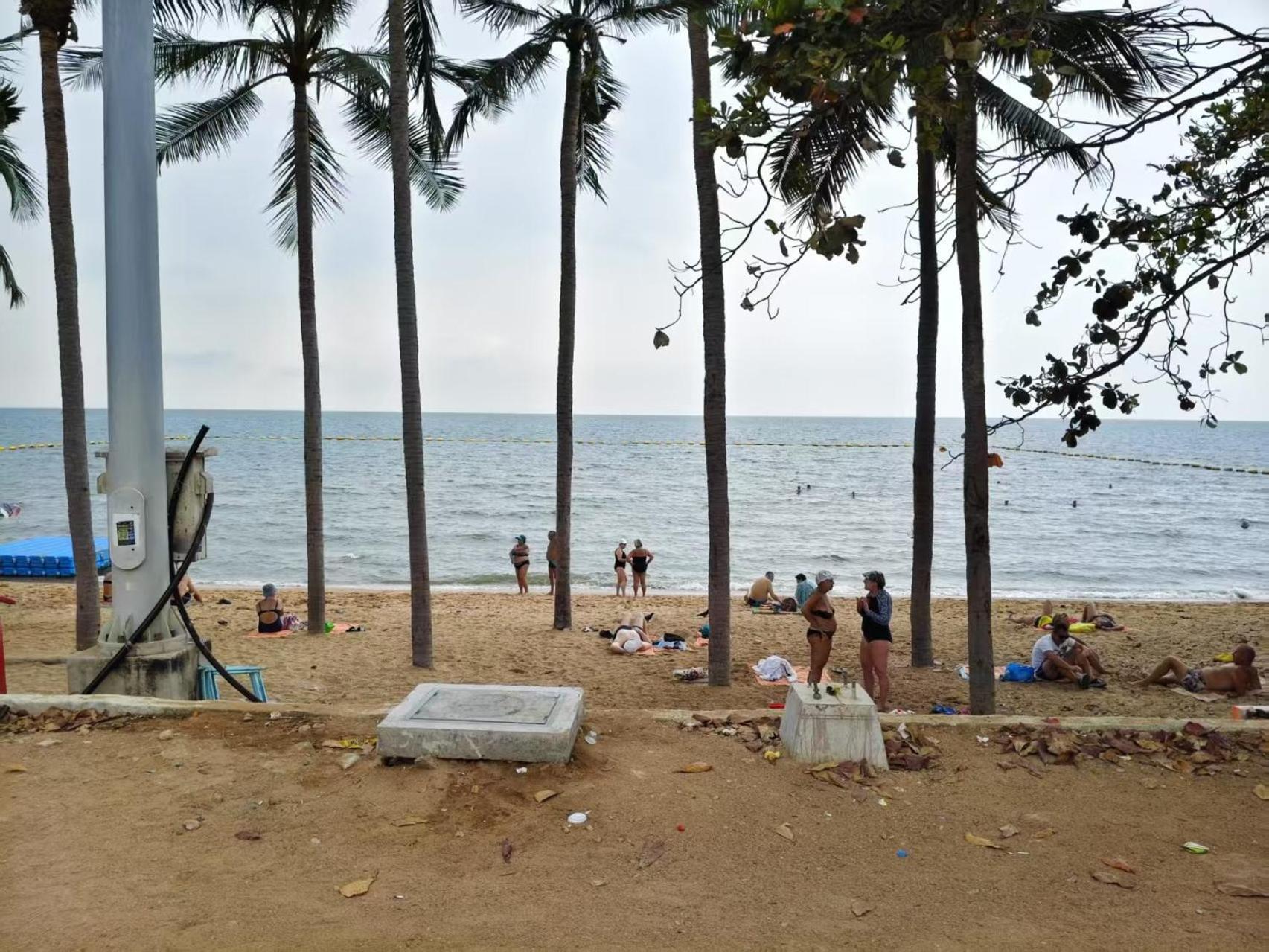 Sun Sky Resort Near Beach Jomtien Beach Buitenkant foto