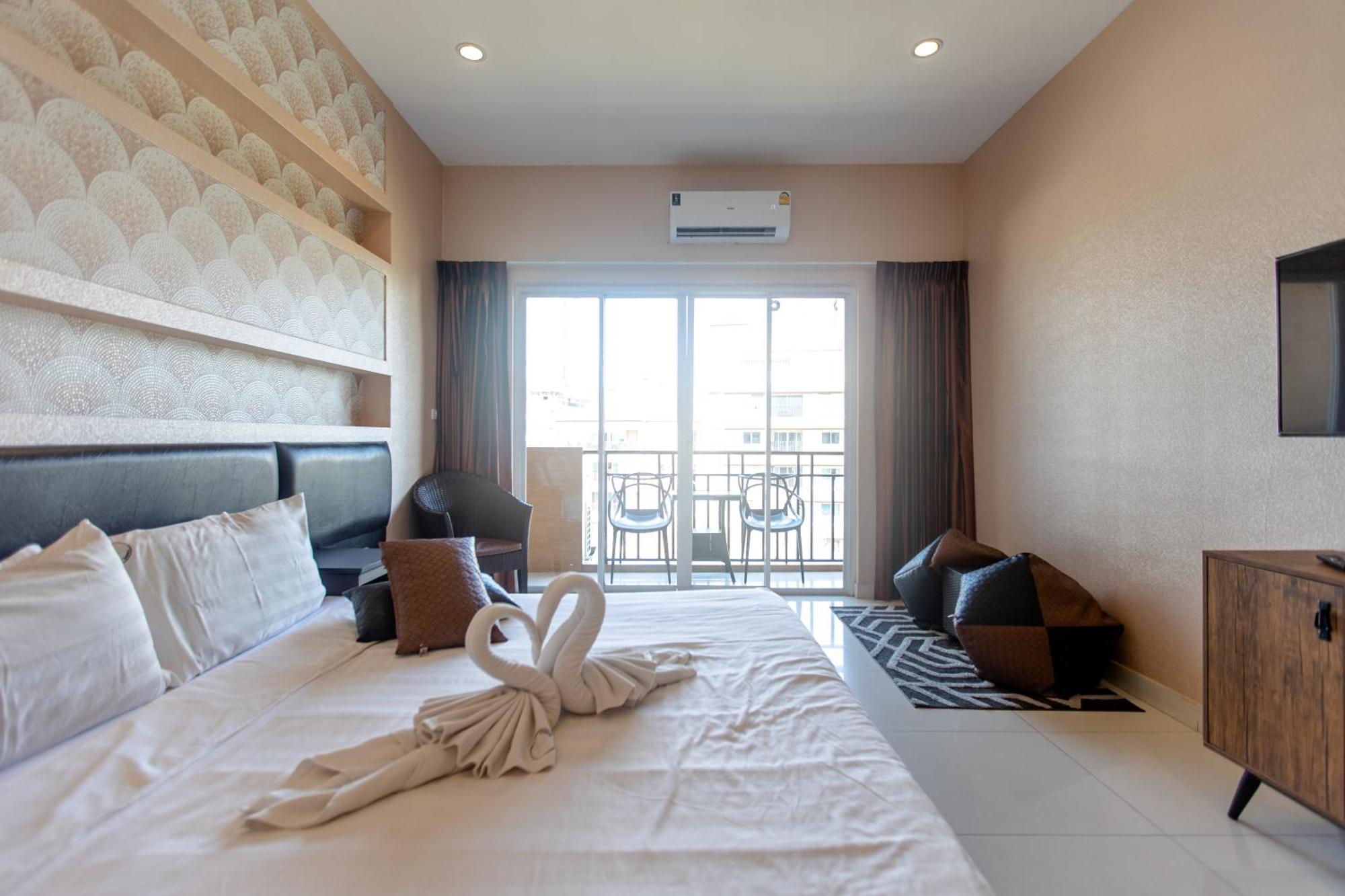 Sun Sky Resort Near Beach Jomtien Beach Buitenkant foto